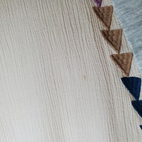 Gimmicks by BKE Southwestern Top - Picture 10 of 10